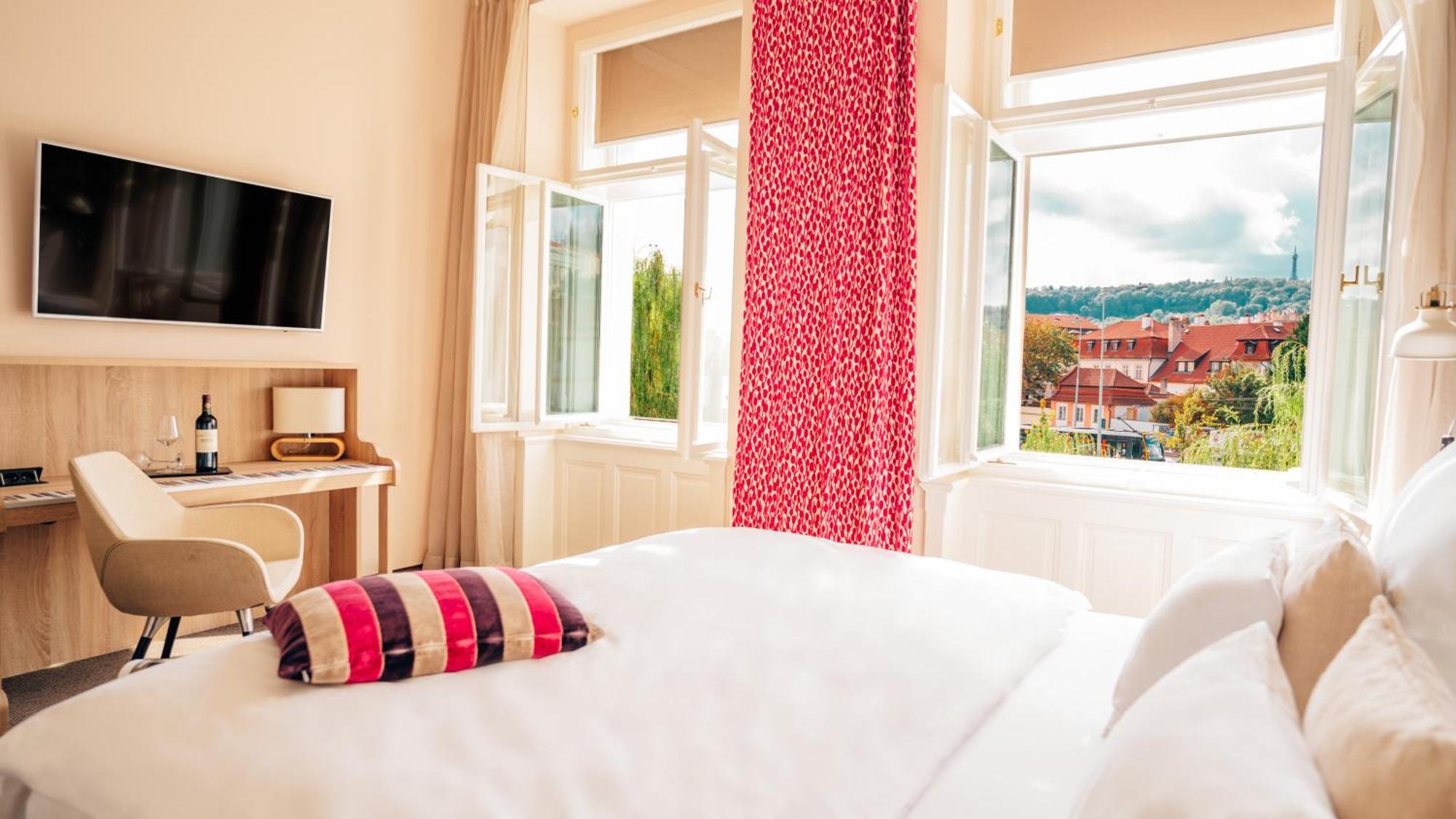 Boutique Hotel Klarov Prague Exterior photo